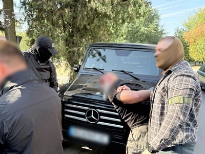 Вимагав у підприємця $40 тисяч за неіснуючий борг: в Ужгороді затримали 53-річного чоловіка