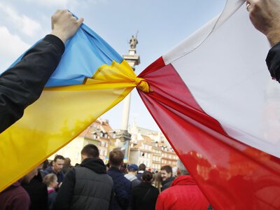Українці в Польщі можуть втратити 800+: кого торкнулися зміни статусу з жовтня