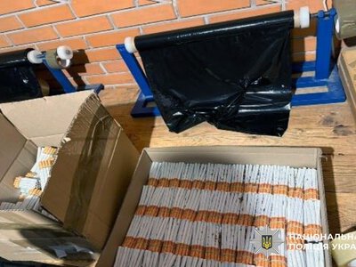 Житель Бериславщини організував «бізнес» з продажу контрафактних цигарок