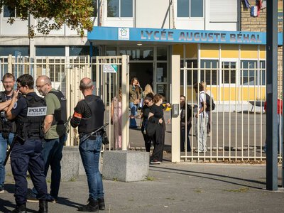 У Франції запровадили заборону на використання світлошумових гранат під час протестів старшокласників