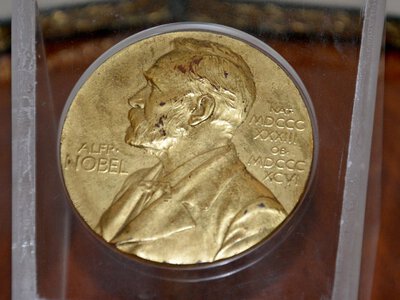Хто отримав Нобелівську премію з хімії у 2026 році