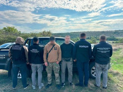 Сховав у багажнику: прикордонники затримали винахідливого ділка