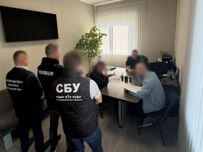 Землю  вартістю майже 3 мільйони гривень незаконно перевели у приватні руки: поліція розкрила схему