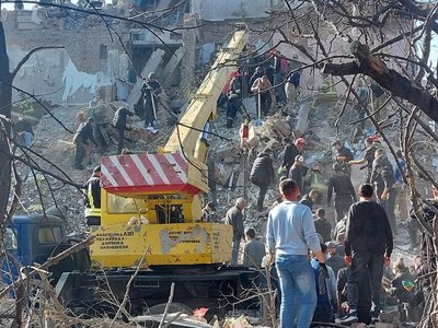 Тіла ще трьох людей виявили під завалами будинку в Прилуках, куди влучила ракета