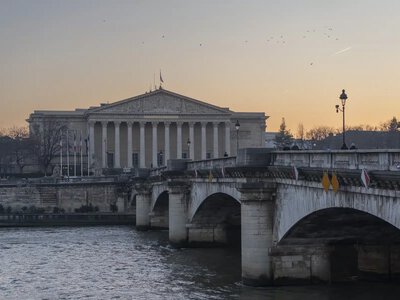 Франція фіксує рекордну премію за ризик: ринки реагують на політичну та фіскальну напругу