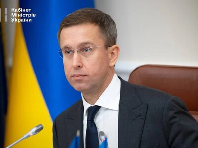 Уряд скоротить 4000 посад у держапараті