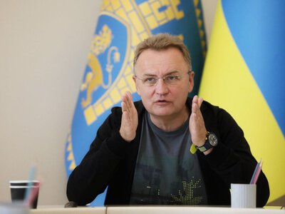 У Львові двірники і водії трамваїв можуть не отримати зарплату через блокування платежів