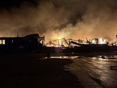 Російська атака зупинила роботу Київського картонно-паперового комбінату: підприємство зазнало значних руйнувань