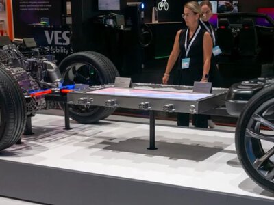  BYD запатентувала акумулятор із повним зануренням комірок у охолоджувальну рідину 