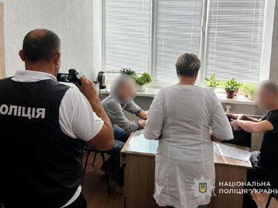 Лікар у Лебедині вимагав 20 тисяч гривень у військового за лікарняний