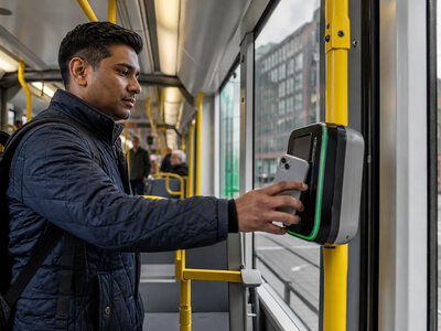 Картка Bee Card у Манчестері стала доступною в Apple Wallet для всіх квитків
