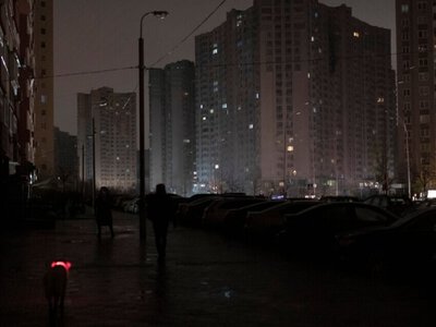 В низці регіонів запровадили аварійні відключення світла, у Києві фіксують перебої з водою