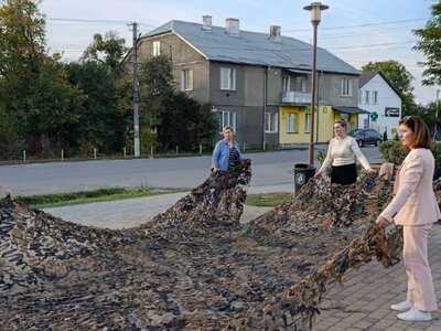 Дві сітки, кілька годин роботи і одне незручне слово — «показуха».ФОТО