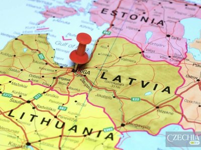 Росія назвала дії Чехії «варварством», а Словаччину похвалила за пам’ятник радянському маршалу