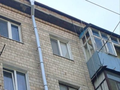 У будинках Чернівців замінили та відновили 288 метрів водостічних труб