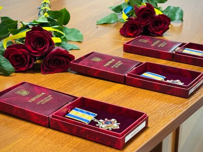 Родинам загиблих захисників з Рівненщини вручили посмертні державні нагороди