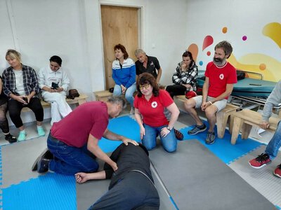 Мешканці модульного містечка у Чорнобаївській громаді відвідали тренінг з першої домедичної допомоги