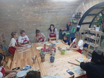 «Вільні разом»: Одеса, Миколаїв, Київ та Львів продовжують допомагати переселенцям з Херсонщини