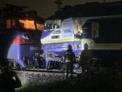 Внаслідок зіткнення двох поїздів у Львові 8 людей постраждали