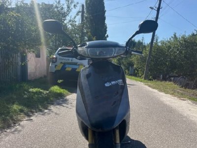 Викрав мопед біля супермаркету: на Обухівщині 19-річному хлопцю загрожує до 5 років ув’язнення