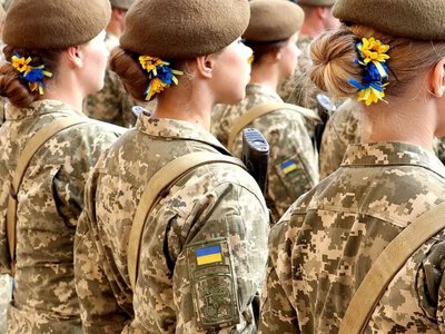 Жінок-медиків автоматично ставлять на військовий облік: на явку до ТЦК дають 60 днів