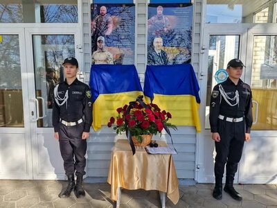 Їм було 24 та 21: дві меморіальні дошки загиблим захисникам відкрили у Харкові