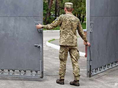 У Ковелі велосипедист зіткнувся зі службовим авто ТЦК, у чоловіка було бронювання
