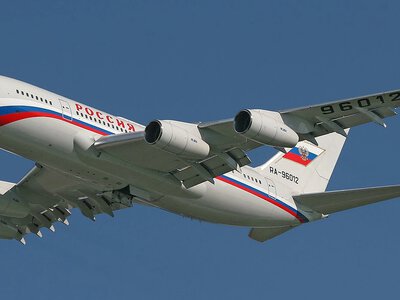 Літак з делегації Путіна не зміг приземлитися в Москві через атаку дронів
