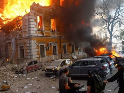 Російський реактивний дрон влучив у будівлю Президії Національної академії наук України у центрі Києва.