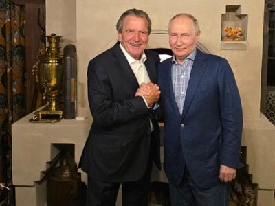 Лідерка “Зелених” Німеччини закликала соціал-демократів до виключення Шредера з партії