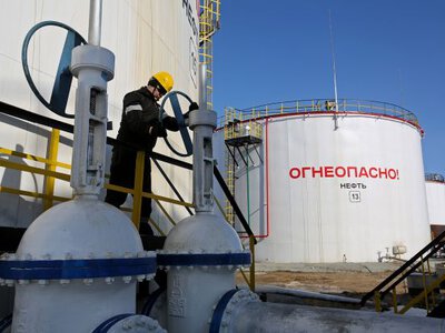 ЗСУ повторно уразили найбільше в Європі нафтове сховище Росії