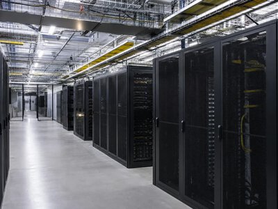 Quinn Emanuel попередила про ризики боргів у секторі ШІ-центрів обробки даних