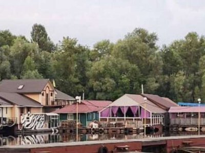 Російська ракета потрапила до будівлі київського ресторану: є постраждалі