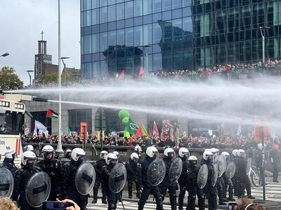 У Брюсселі десятки тисяч людей вийшли на акцію проти урядових скорочень
