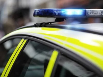 У Варшаві 21-річна жінка напала з ножем на трьох людей у школі: відомо про поранених