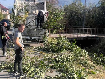 «Тепер вода потече інакше»: у Перечині на одній із вулиць провели незвичну акцію (ФОТО)