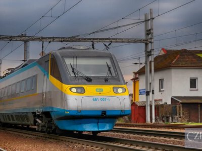 У Чехії 14-річний хлопець проїхав на даху швидкісного поїзду Pendolin 10 км