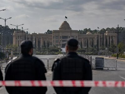 Поліція Хайбер-Пахтунхви попередила про незаконні зібрання — The Express Tribune