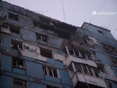 Росія атакувала Дніпро: пошкоджені будинки, склади та автомобілі, є постраждалі діти