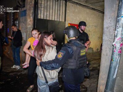 Росіяни атакували Одесу: в житловому будинку зруйновані три квартири
