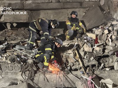 У Запоріжжі завершили пошуково-рятувальні роботи на місці удару РФ по житловому будинку