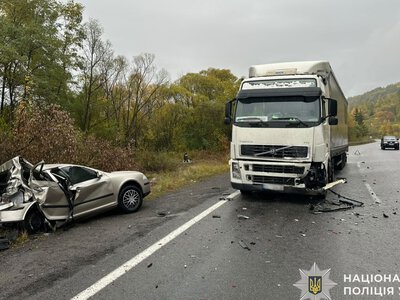 На Мукачівщині внаслідок зіткнення легковика з вантажівкою загинув пасажир