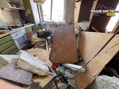 У Дніпрі після влучання безпілотника пошкоджено квартири в багатоповерхівці