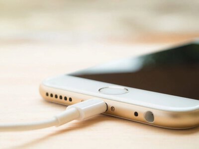 Як продовжити життя батареї смартфона: які налаштування Android варто змінити