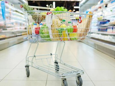 Великі магазини скорочують каси самообслуговування: головною проблемою стали втрати товару