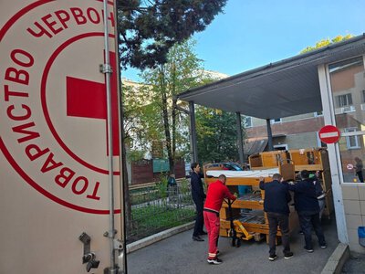 Червоний Хрест передав лікарняні ліжка обласному кардіоцентру у Франківську