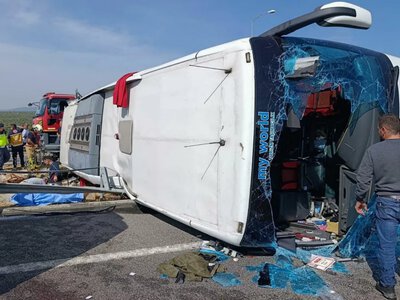 У Туреччині автобус зіткнувся з вантажівкою та перекинувся – 11 загиблих і 27 постраждалих