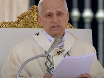 Покладаюся на ваші молитви: Папа Лев XIV готується до операції через вузол у легені