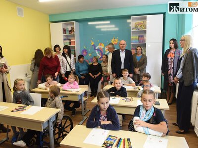 Сім років тому в дитячій лікарні Житомира відкрили незвичайну школу: як вона працює сьогодні