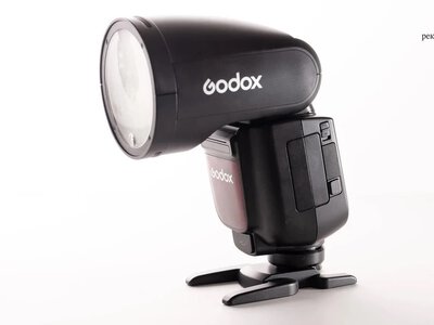 Godox V1Pro для Canon проти V1 та V100 - Simya
